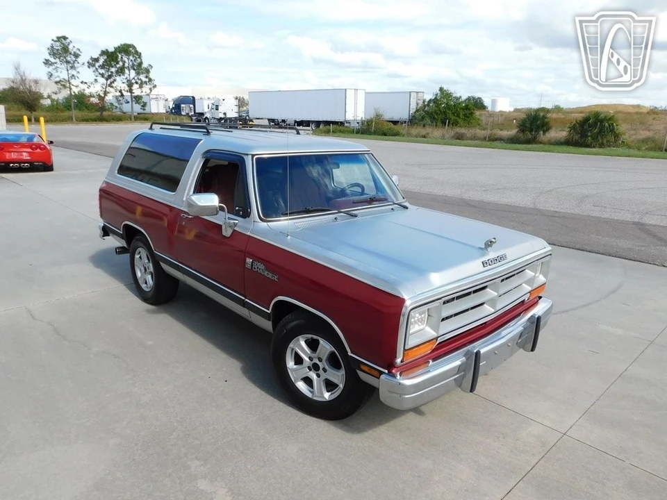 1988 Dodge Ramcharger - Image 10 of 21