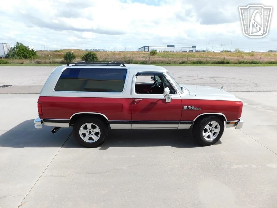 1988 Dodge Ramcharger - Image 14 of 21