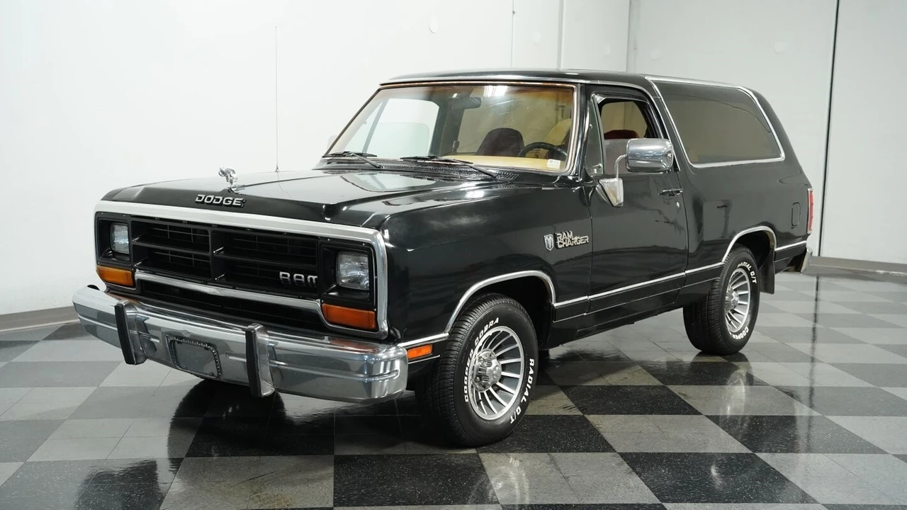 1988 Dodge Ramcharger - Image 6 of 12