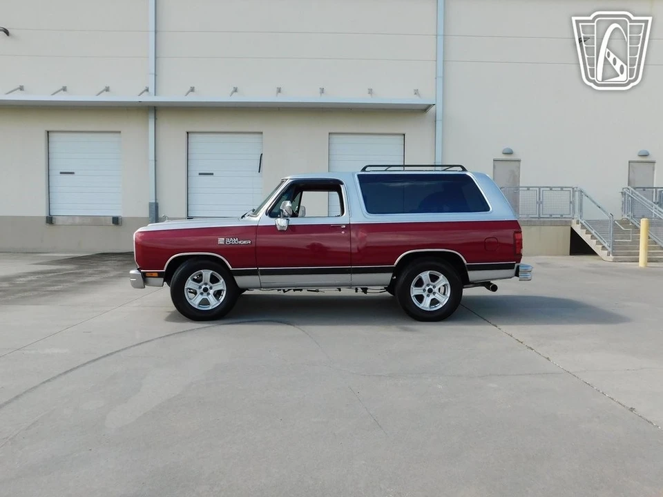 1988 Dodge Ramcharger - Image 7 of 21