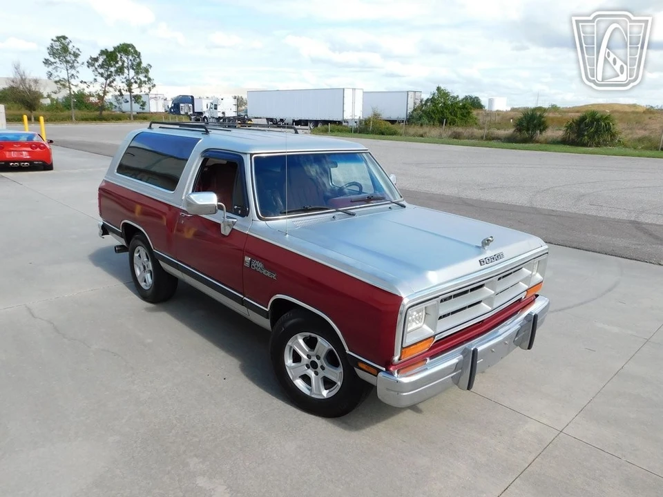 1988 Dodge Ramcharger - Image 9 of 12