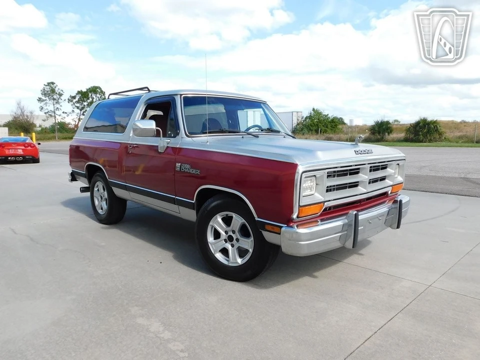 1988 Dodge Ramcharger - Image 10 of 12