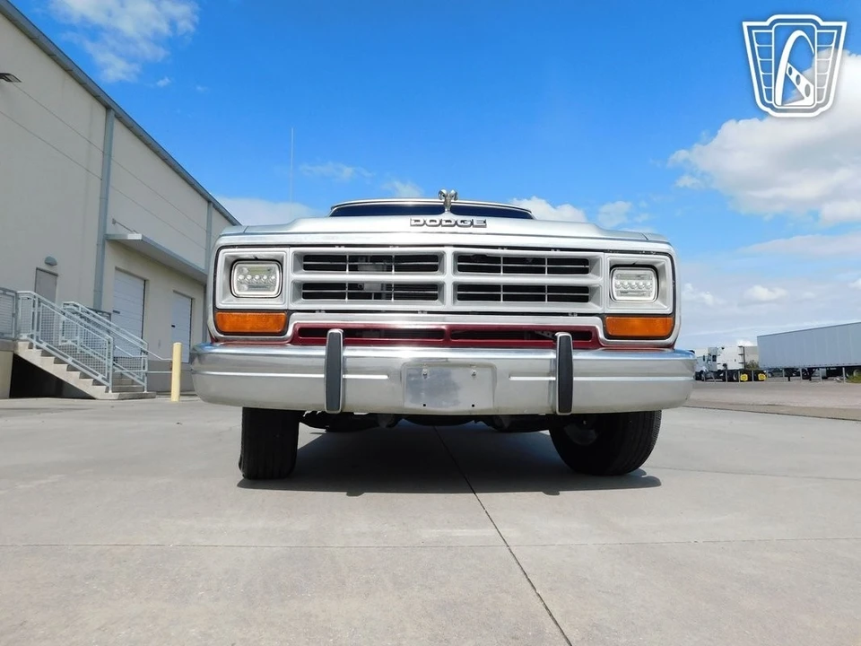 1988 Dodge Ramcharger - Image 8 of 21
