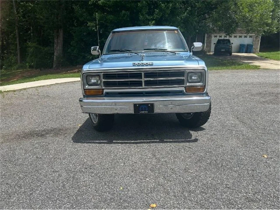 1988 Dodge Ramcharger - Image 9 of 11