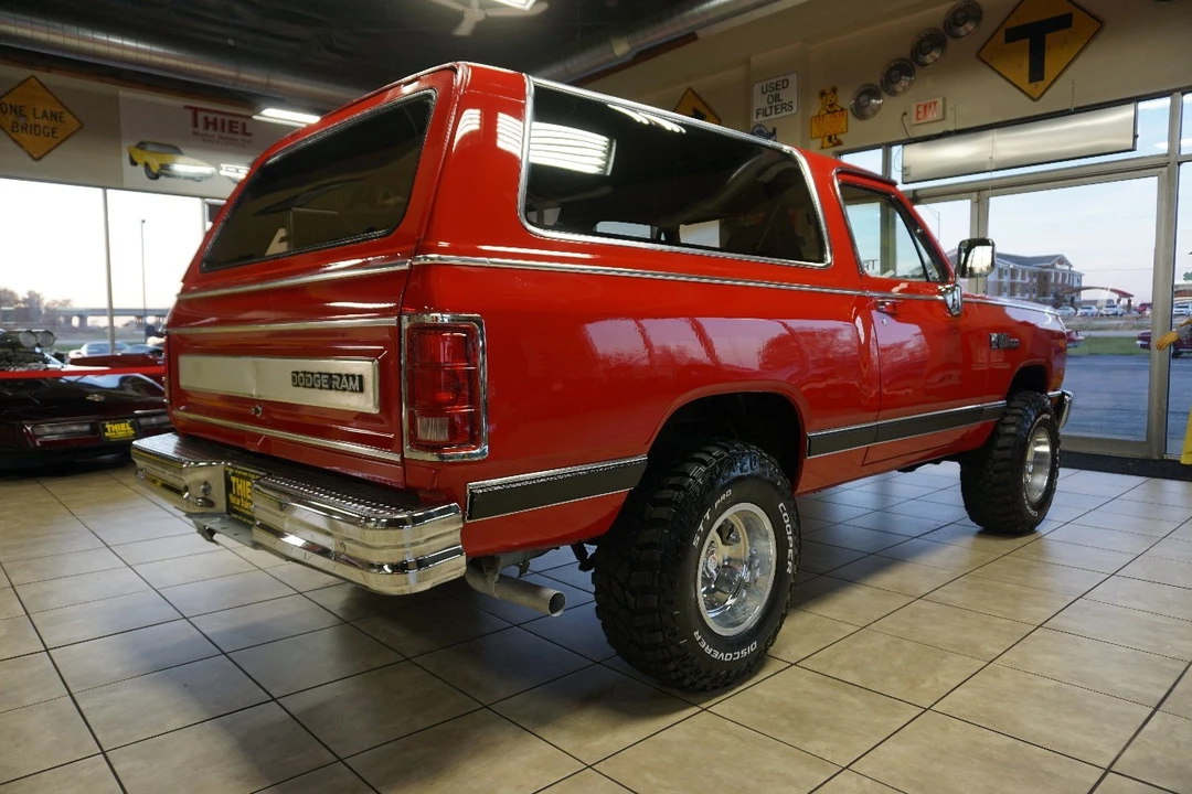 1988 Dodge Ramcharger - Image 7 of 21