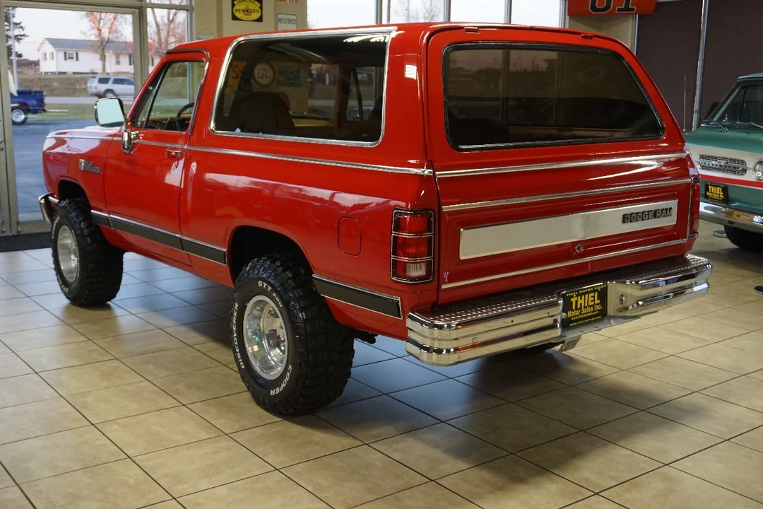 1988 Dodge Ramcharger - Image 4 of 21