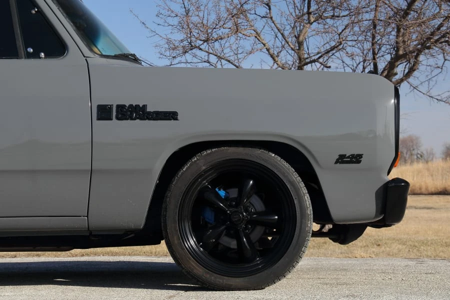 1988 Dodge Ramcharger - Image 12 of 28