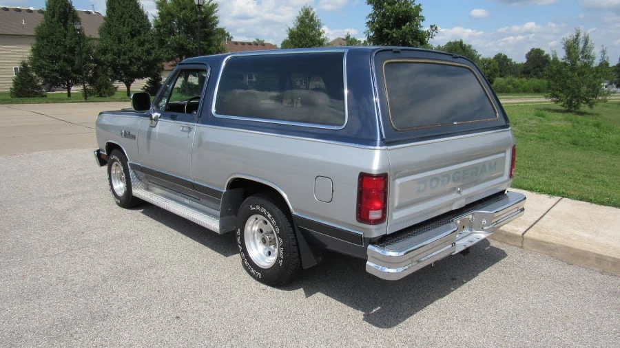 1988 Dodge Ramcharger - Image 3 of 8