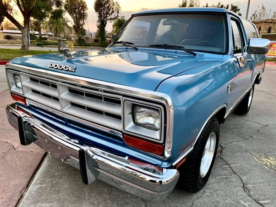 1988 Dodge Ramcharger - Image 9 of 31