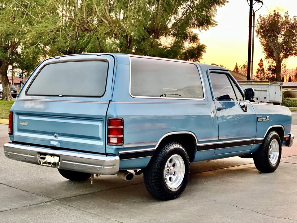 1988 Dodge Ramcharger - Image 22 of 31