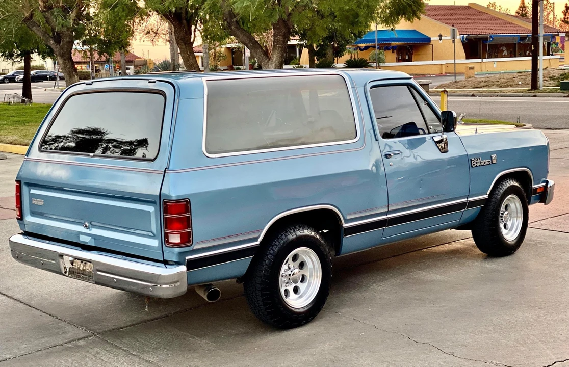 1988 Dodge Ramcharger - Image 12 of 31