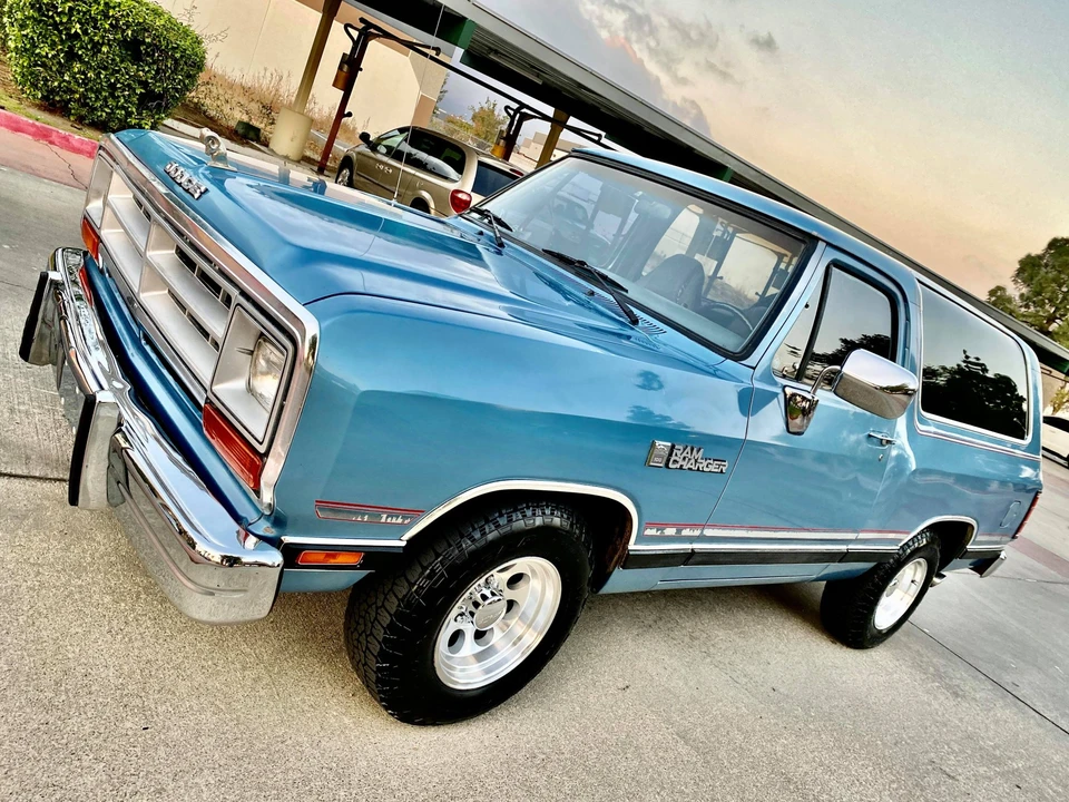 1988 Dodge Ramcharger - Image 17 of 31