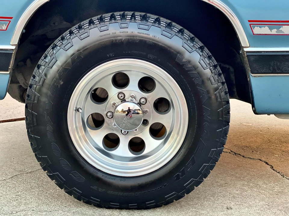 1988 Dodge Ramcharger - Image 27 of 31