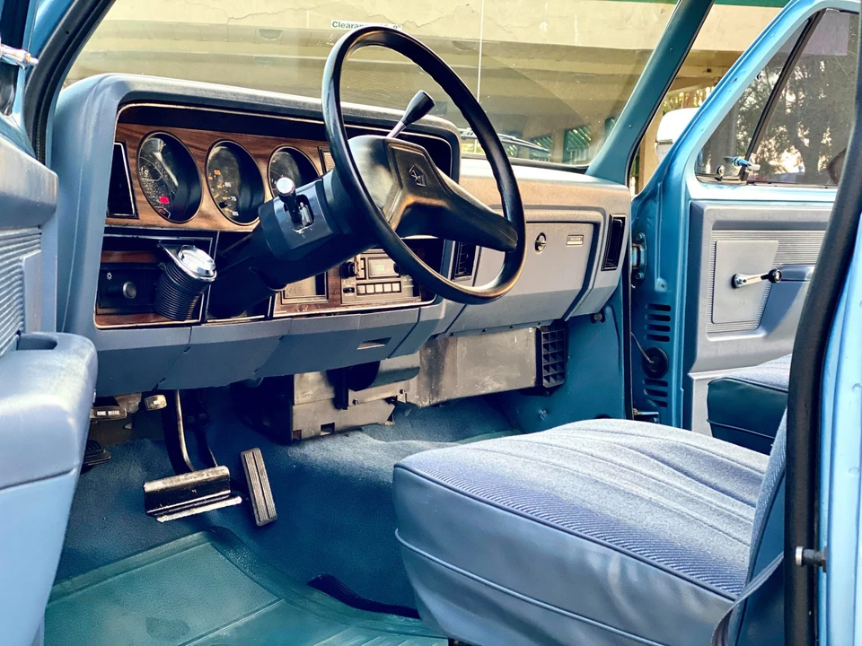 1988 Dodge Ramcharger - Image 28 of 31