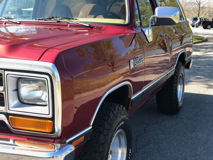 1988 Dodge Ramcharger - Image 9 of 12