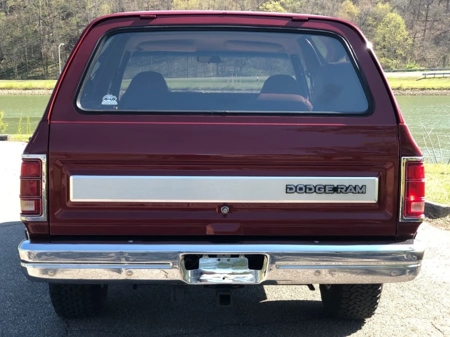 1988 Dodge Ramcharger - Image 11 of 12