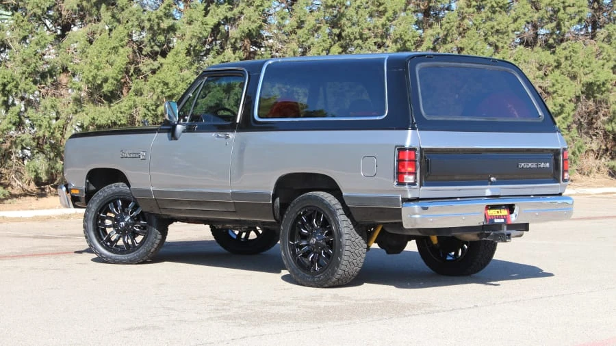 1988 Dodge Ramcharger - Image 11 of 27