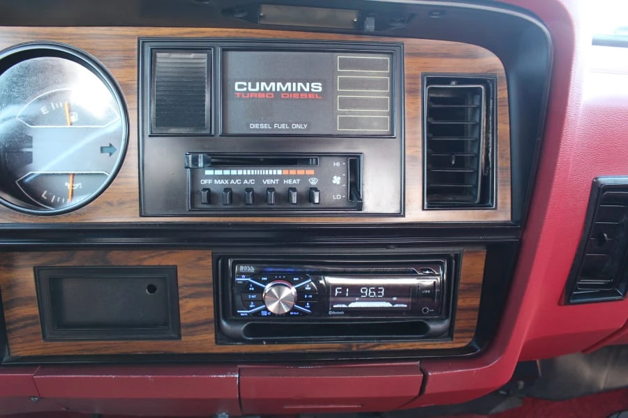 1988 Dodge Ramcharger - Image 16 of 31