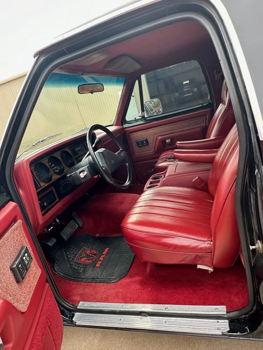 1988 Dodge Ramcharger - Image 7 of 8
