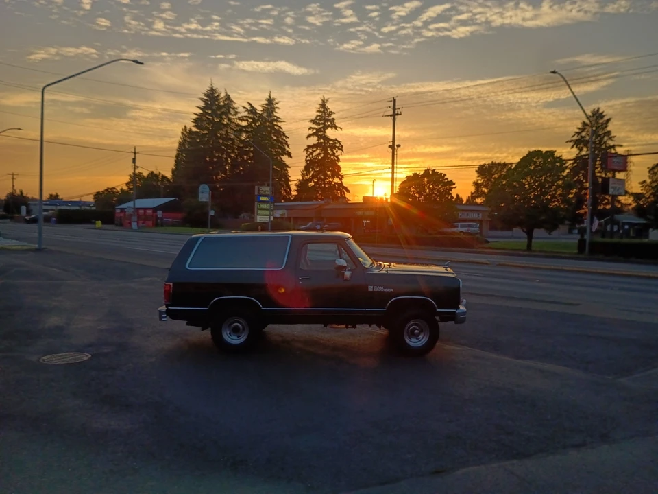 1988 Dodge Ramcharger - Image 18 of 22
