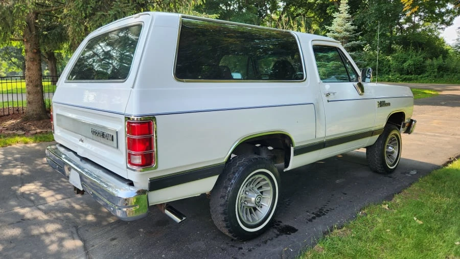 1988 Dodge Ramcharger - Image 5 of 8