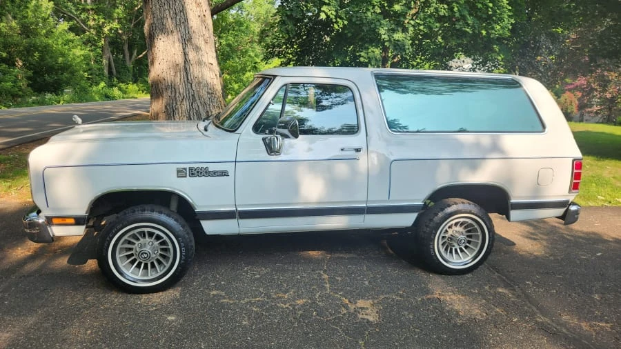 1988 Dodge Ramcharger - Image 2 of 8