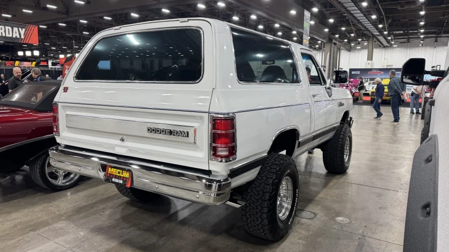 1988 Dodge Ramcharger - Image 4 of 6