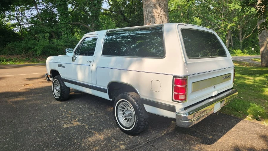 1988 Dodge Ramcharger - Image 3 of 8