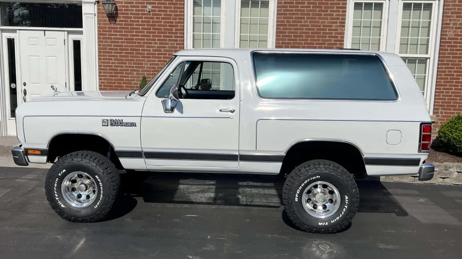 1988 Dodge Ramcharger - Image 2 of 11