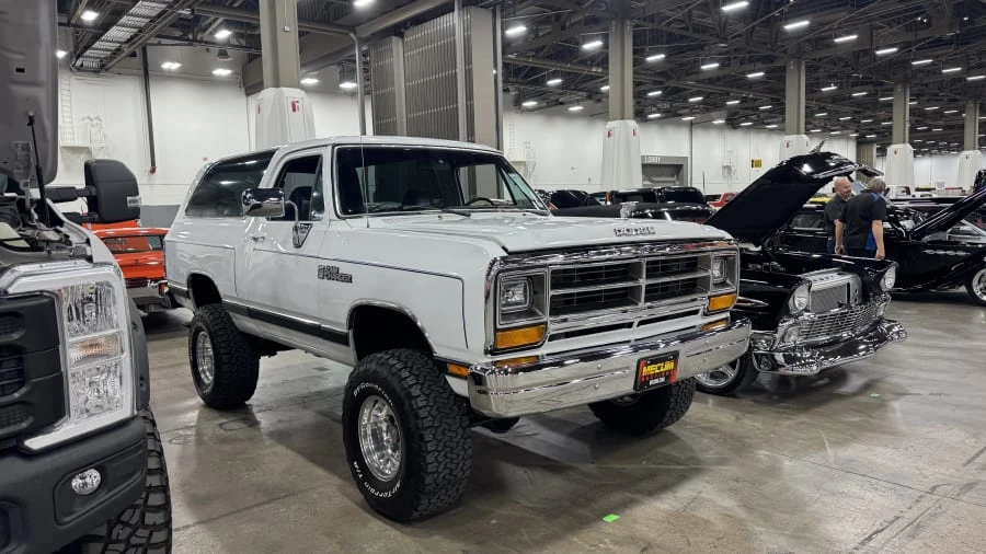 1988 Dodge Ramcharger - Image 3 of 6