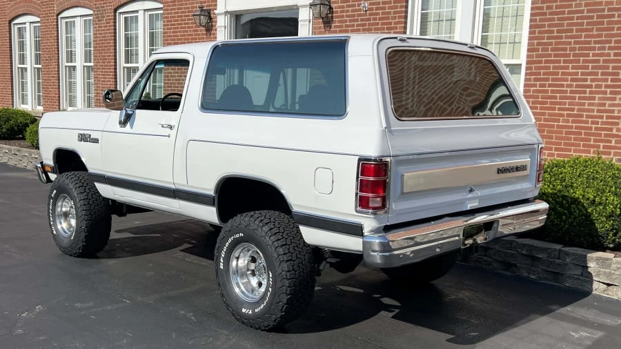 1988 Dodge Ramcharger - Image 3 of 11