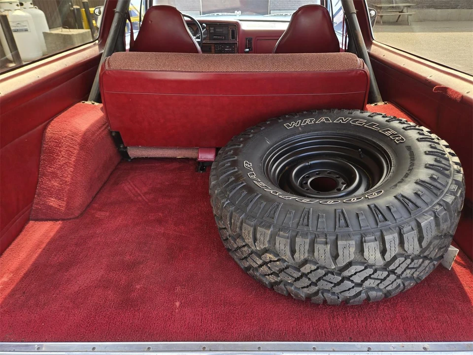 1988 Dodge Ramcharger - Image 23 of 31