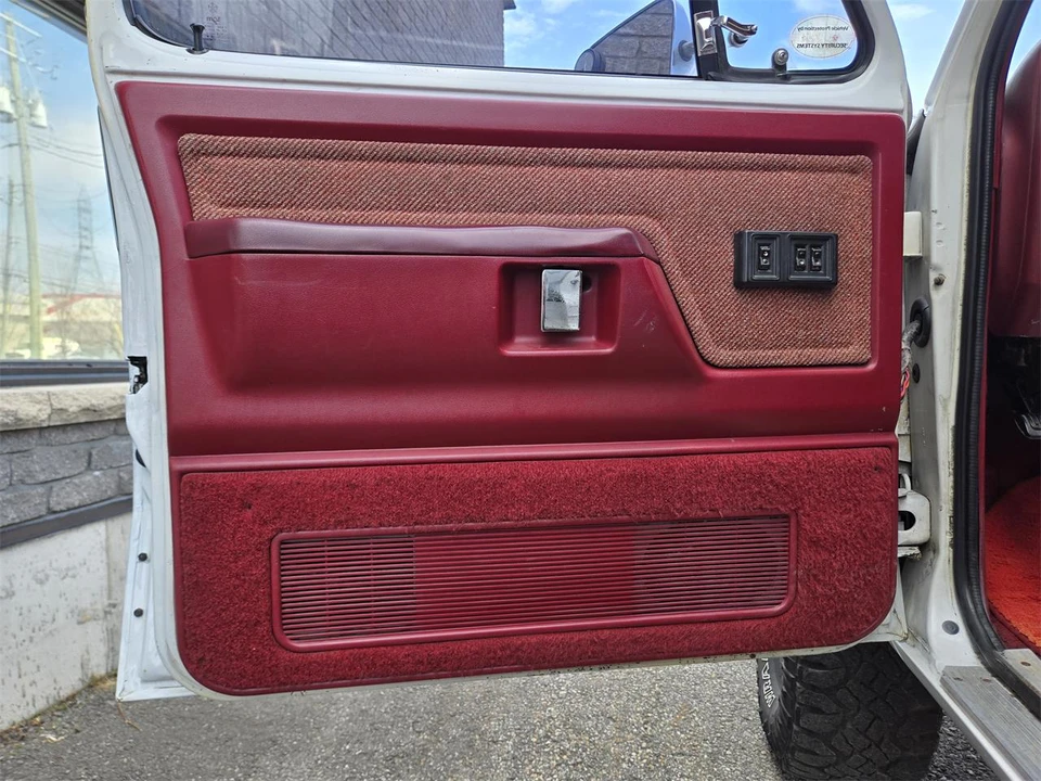 1988 Dodge Ramcharger - Image 14 of 31