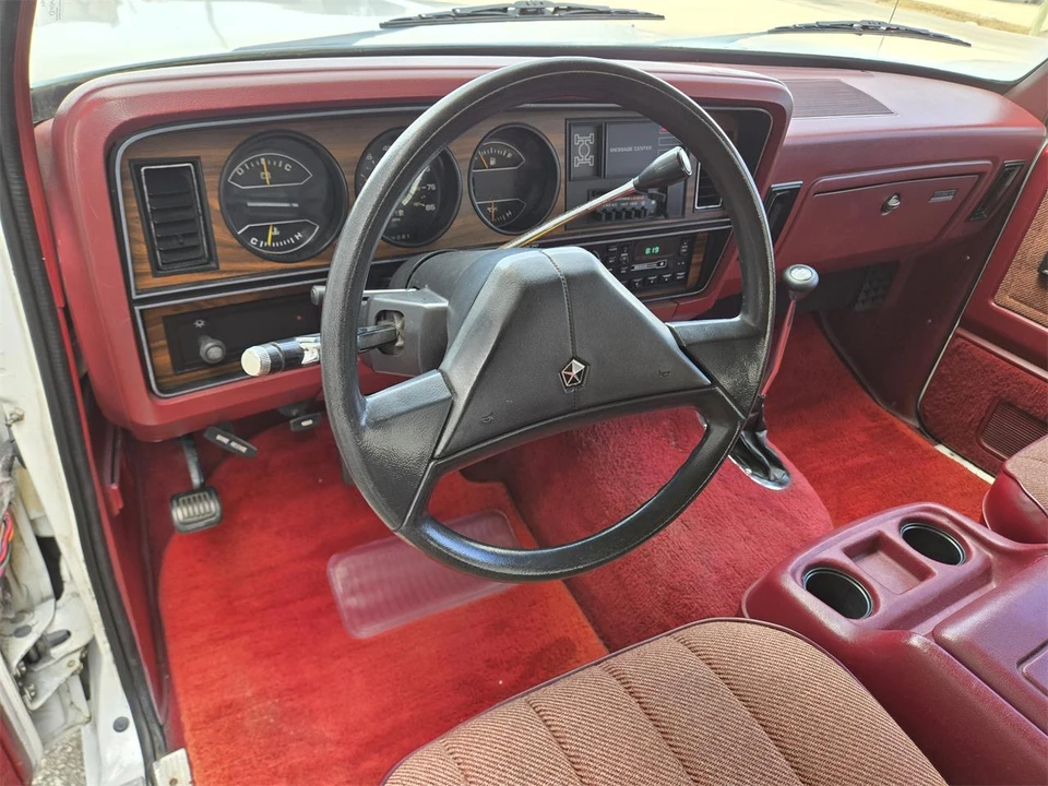 1988 Dodge Ramcharger - Image 17 of 31