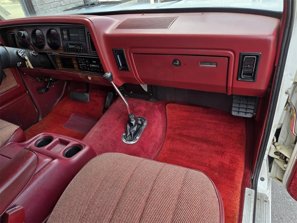 1988 Dodge Ramcharger - Image 19 of 31
