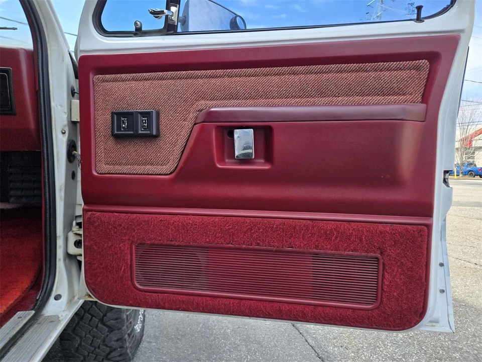 1988 Dodge Ramcharger - Image 21 of 31