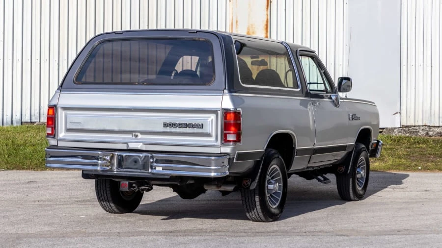 1988 Dodge Ramcharger - Image 13 of 27