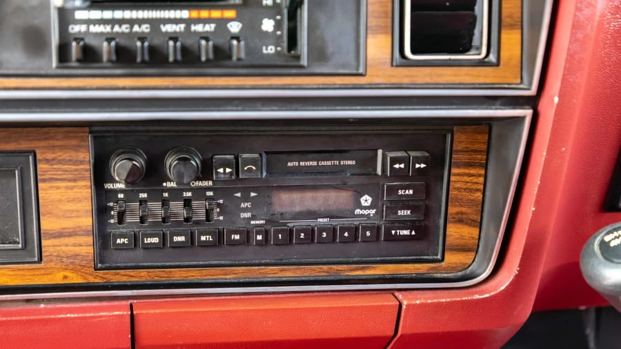 1988 Dodge Ramcharger - Image 26 of 27