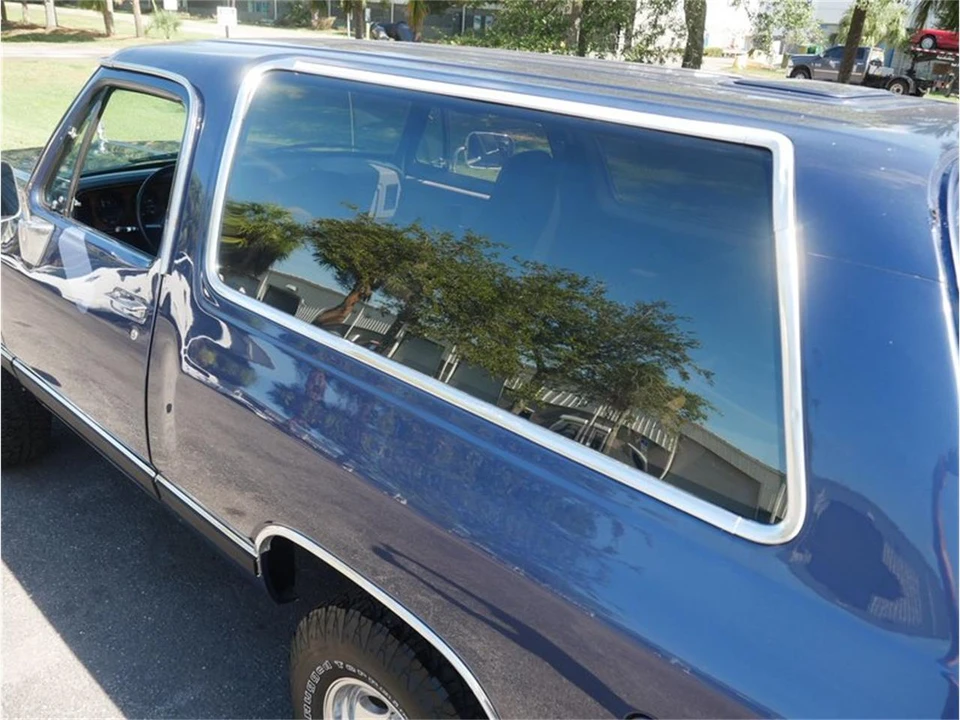 1988 Dodge Ramcharger - Image 28 of 31