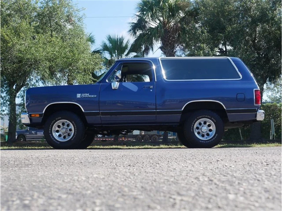 1988 Dodge Ramcharger - Image 13 of 31