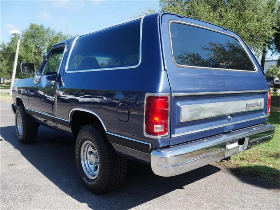1988 Dodge Ramcharger - Image 23 of 31