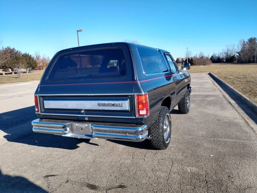 1988 Dodge Ramcharger - Image 2 of 6