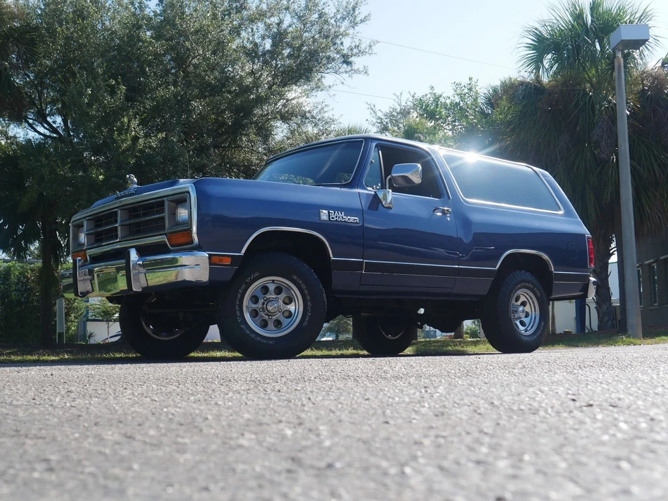 1988 Dodge Ramcharger - Image 10 of 24