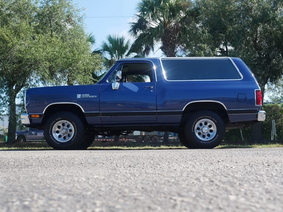1988 Dodge Ramcharger - Image 13 of 24