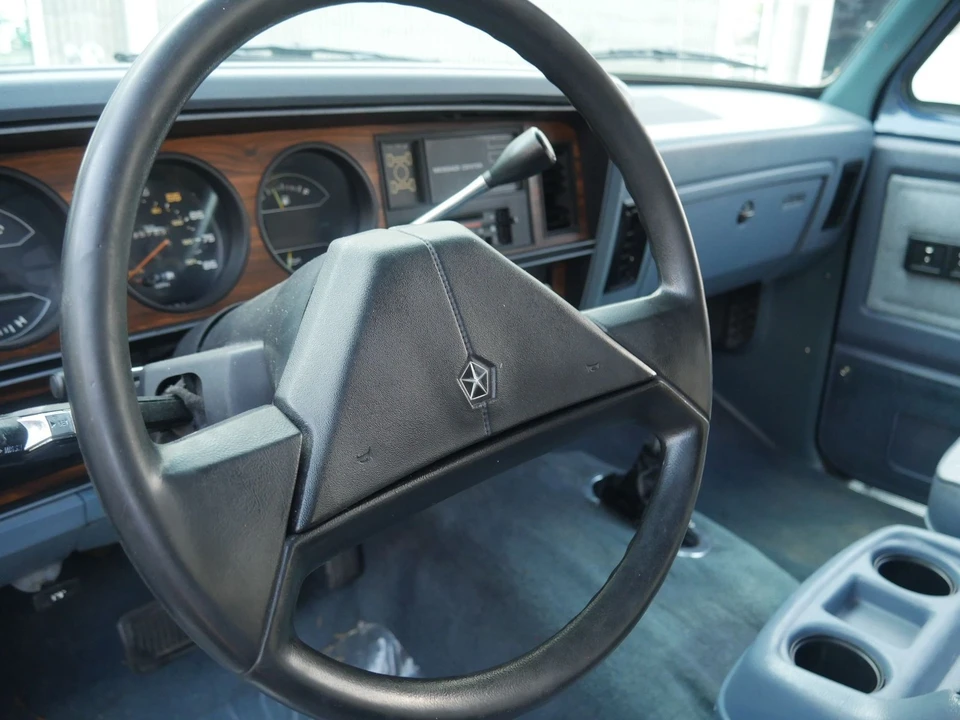 1988 Dodge Ramcharger - Image 4 of 24