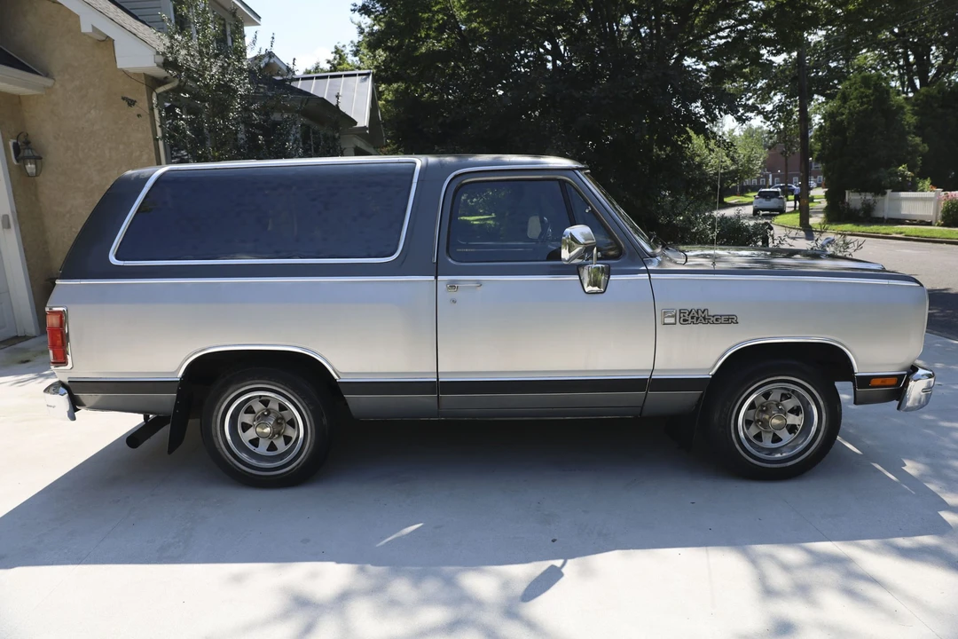 1988 Dodge Ramcharger - Image 16 of 31
