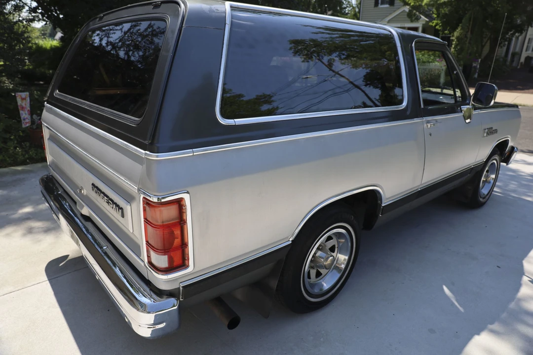 1988 Dodge Ramcharger - Image 14 of 31