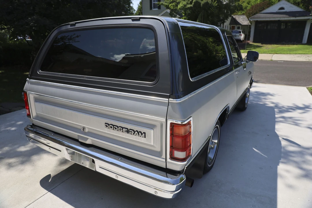 1988 Dodge Ramcharger - Image 12 of 31