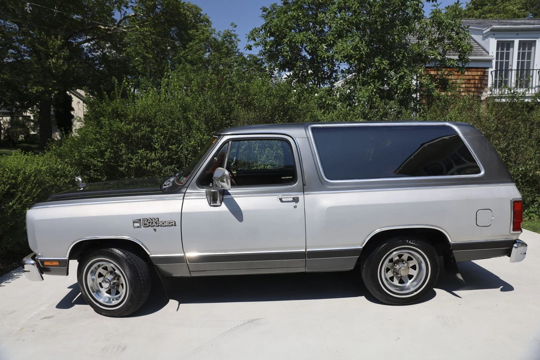 1988 Dodge Ramcharger - Image 6 of 31