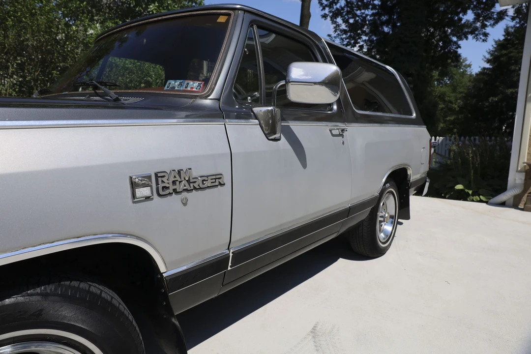 1988 Dodge Ramcharger - Image 26 of 31